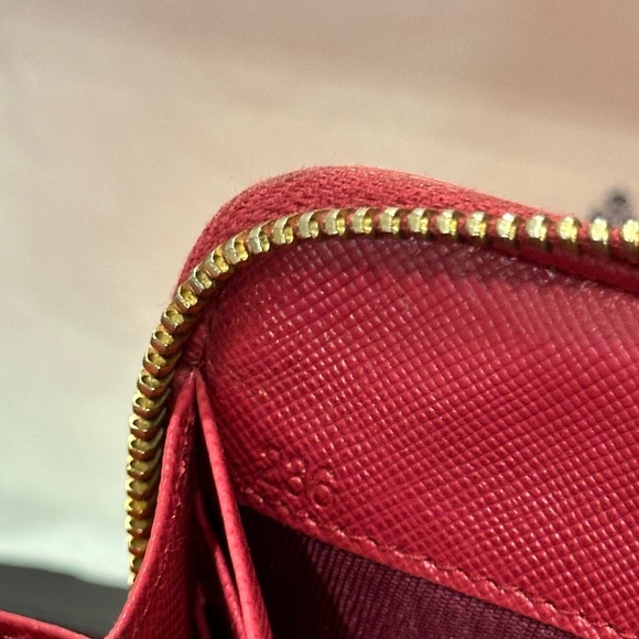 Prada Saffiano Zippy Wallet - Picture 13 of 15